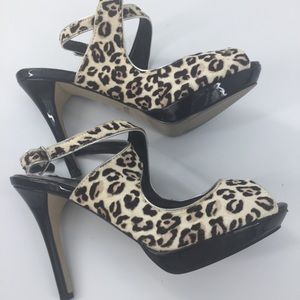 White House Black Market Tallulah Calf Hair Cheetah Peep Toe 4" Heels Sz…